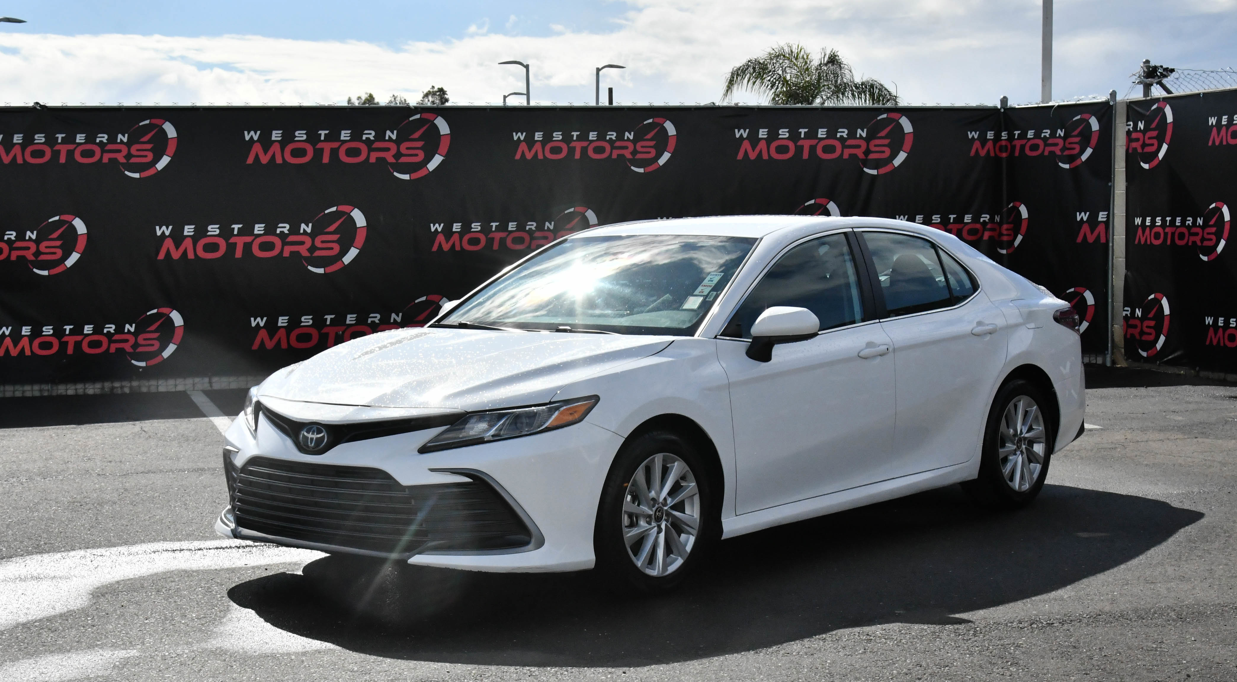 Used 2024 Toyota Camry LE image 3