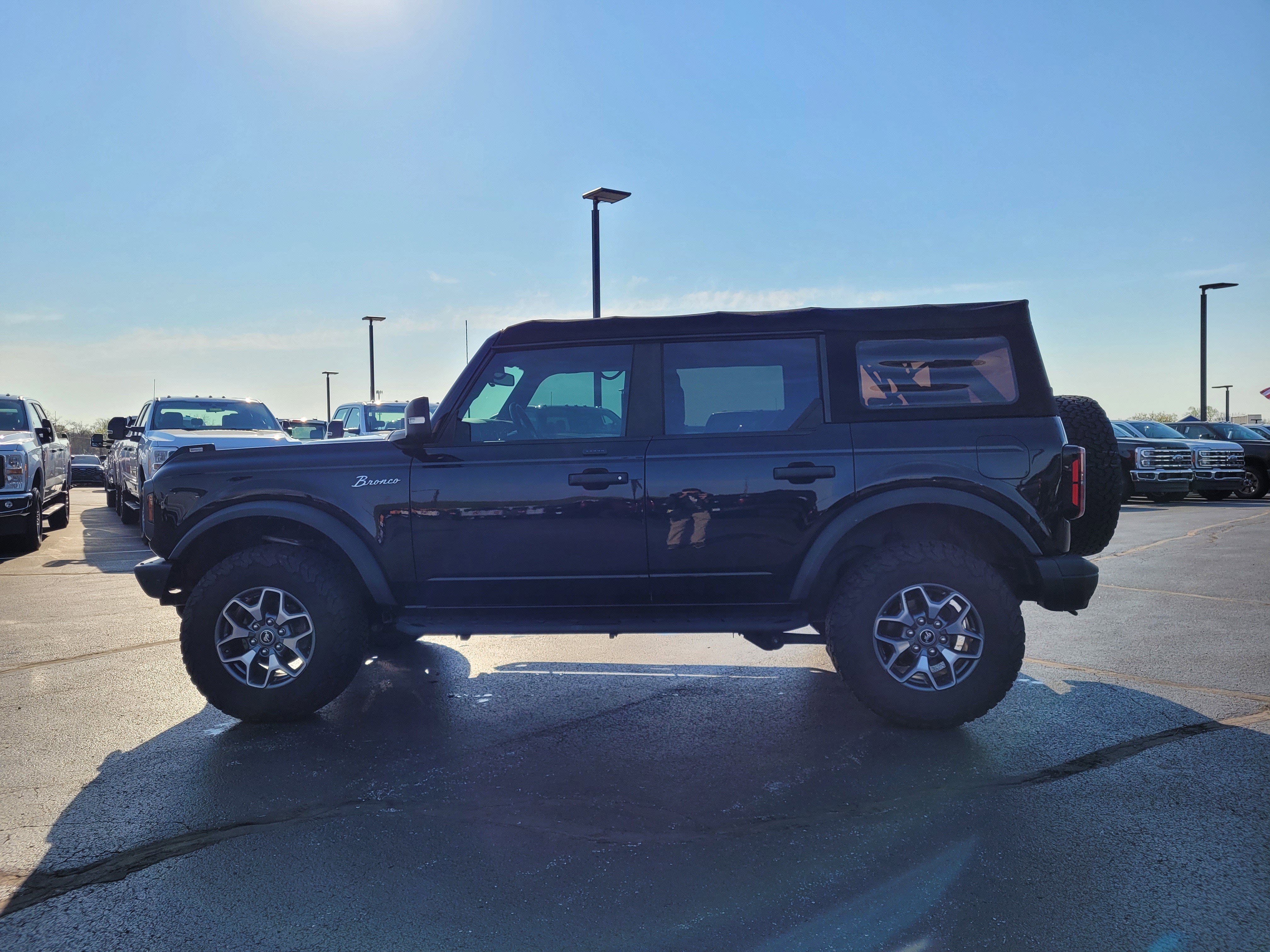 Used 2021 Ford Bronco Badlands image 7