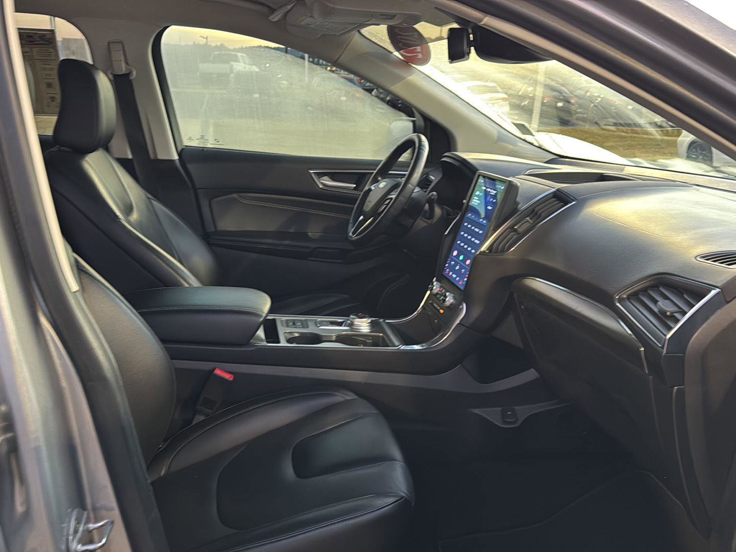 Used 2022 Ford Edge Titanium image 10