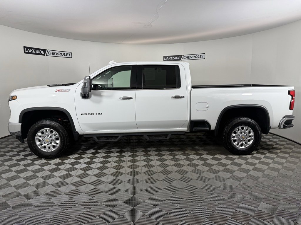 Used 2024 Chevrolet Silverado 2500 LTZ w/ LTZ Plus Package image 3