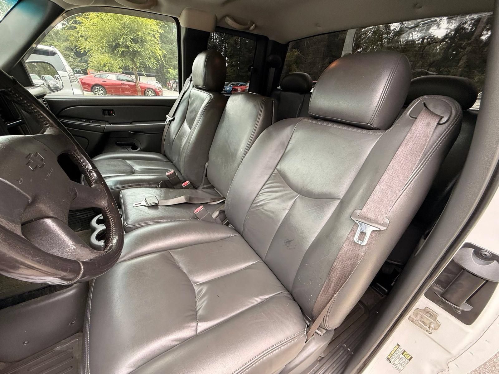 Used 2005 Chevrolet Silverado 1500 LS w/ Light Duty Power Package AWD/4WD image 36