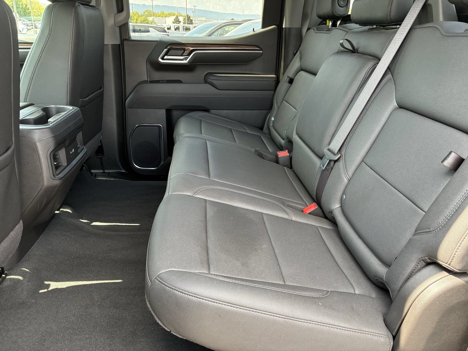 Used 2025 Chevrolet Silverado 1500 LT Trail Boss w/ Convenience Package II AWD/4WD image 24