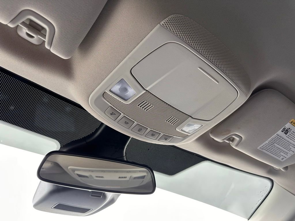 Used 2022 Ford Edge SE w/ Black Appearance Package image 23