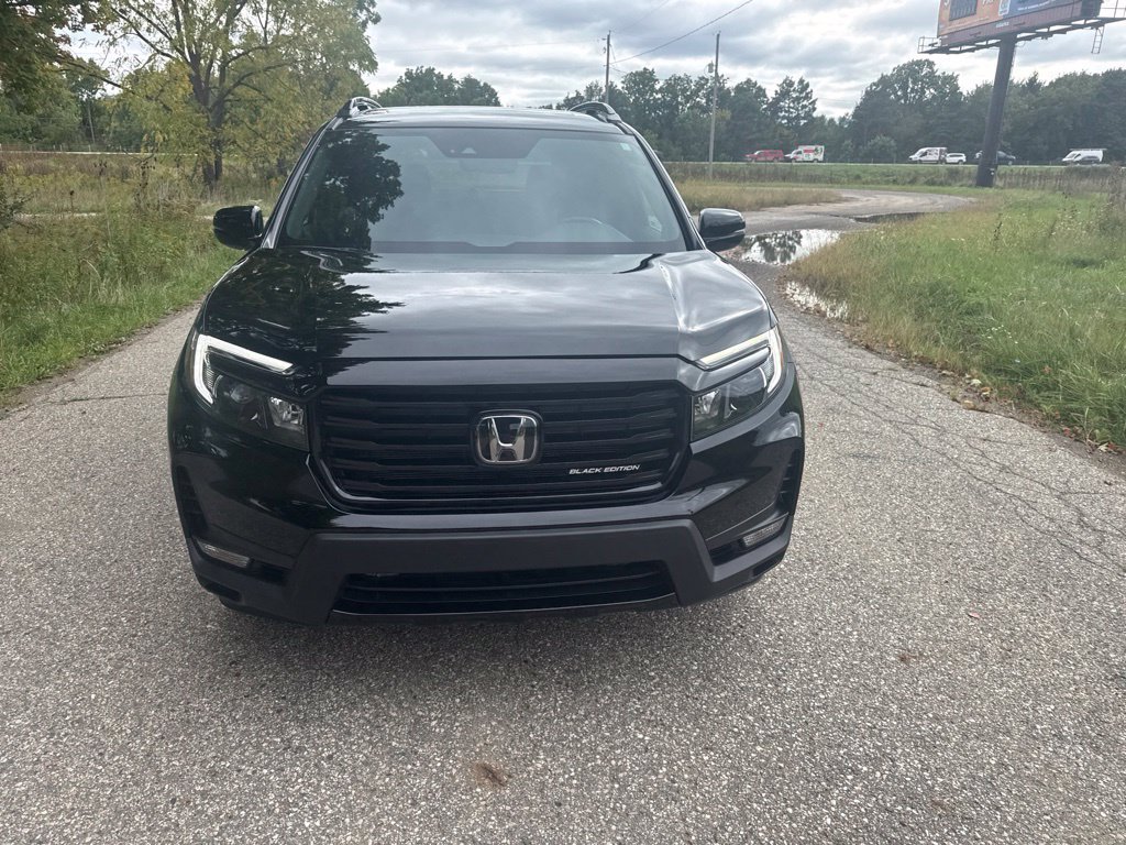 Used 2024 Honda Passport Black Edition image 2