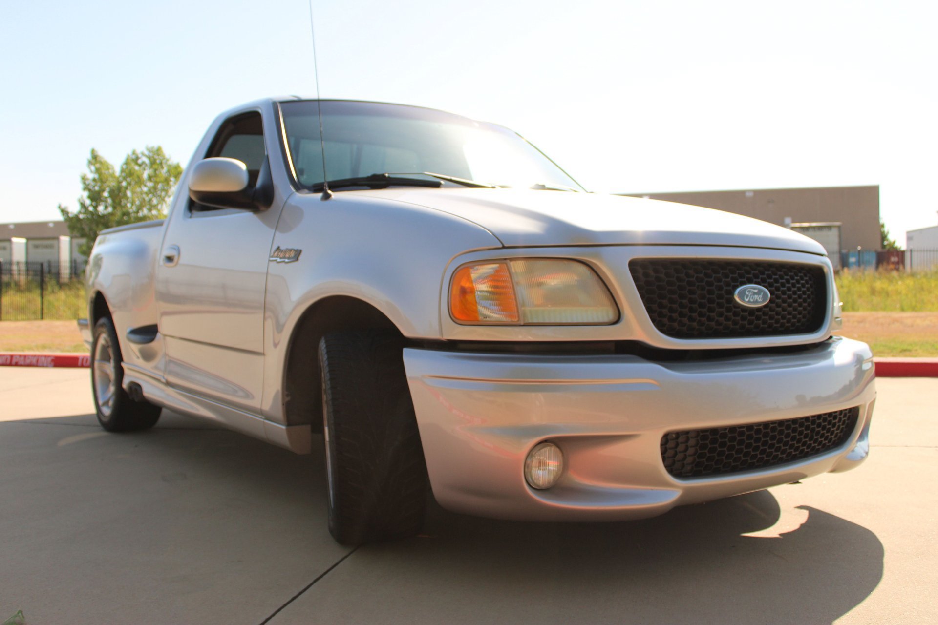 Used 2000 Ford F150 Lightning RWD image 21