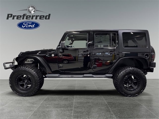 Used 2014 Jeep Wrangler Unlimited Sahara w/ Connectivity Group image 9