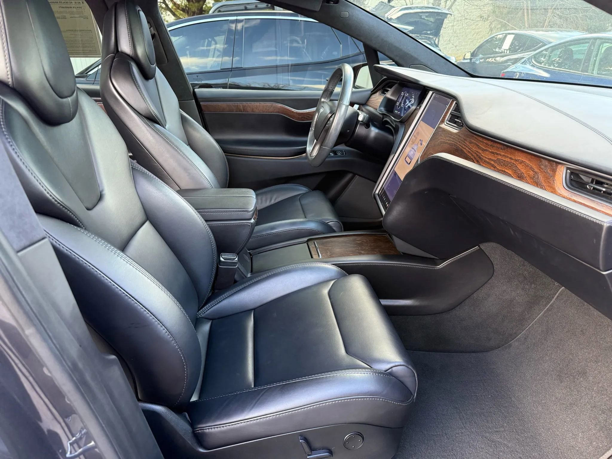 Used 2018 Tesla Model X 75D image 32