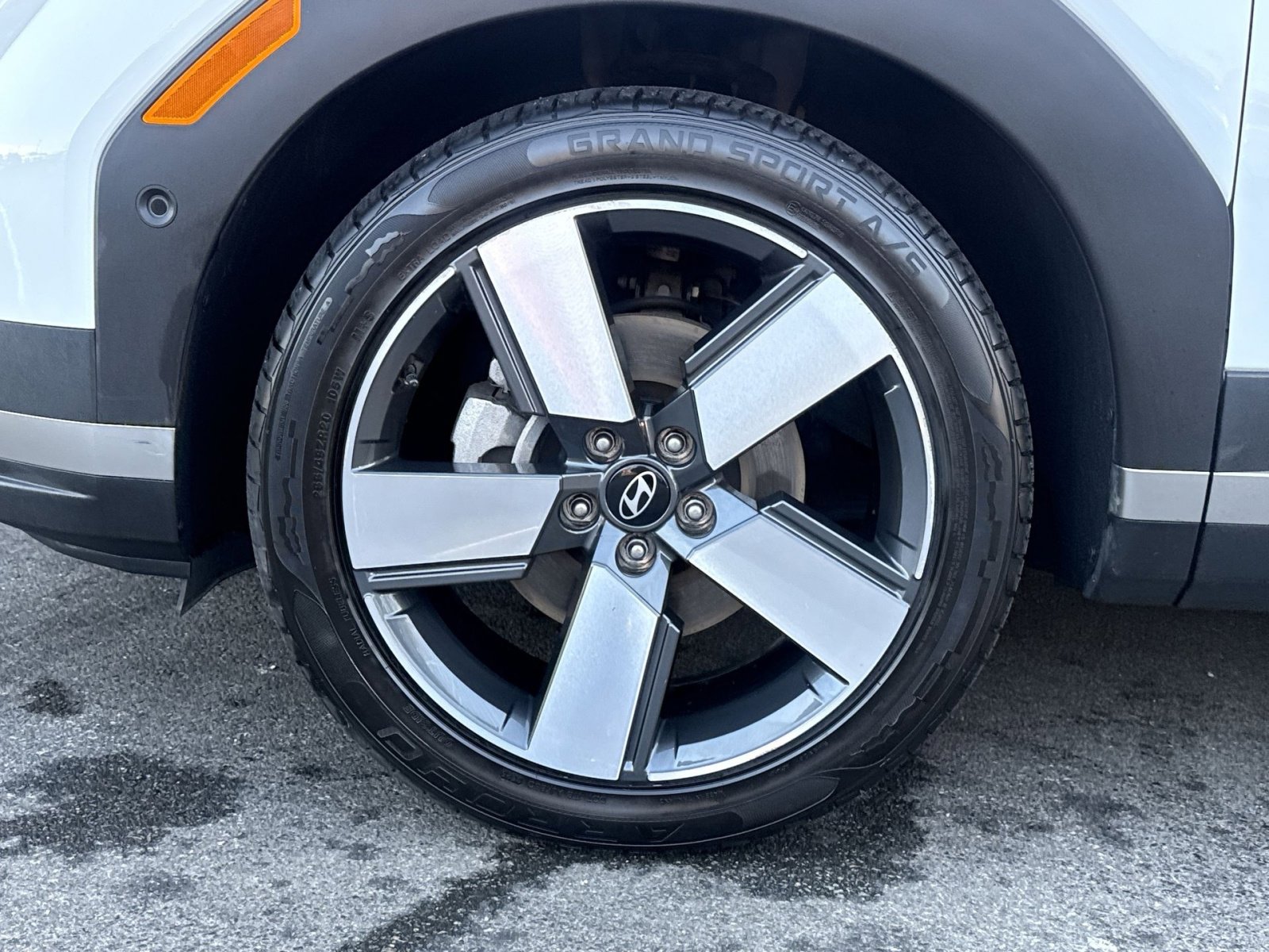 Used 2024 Hyundai Santa Fe Limited image 12