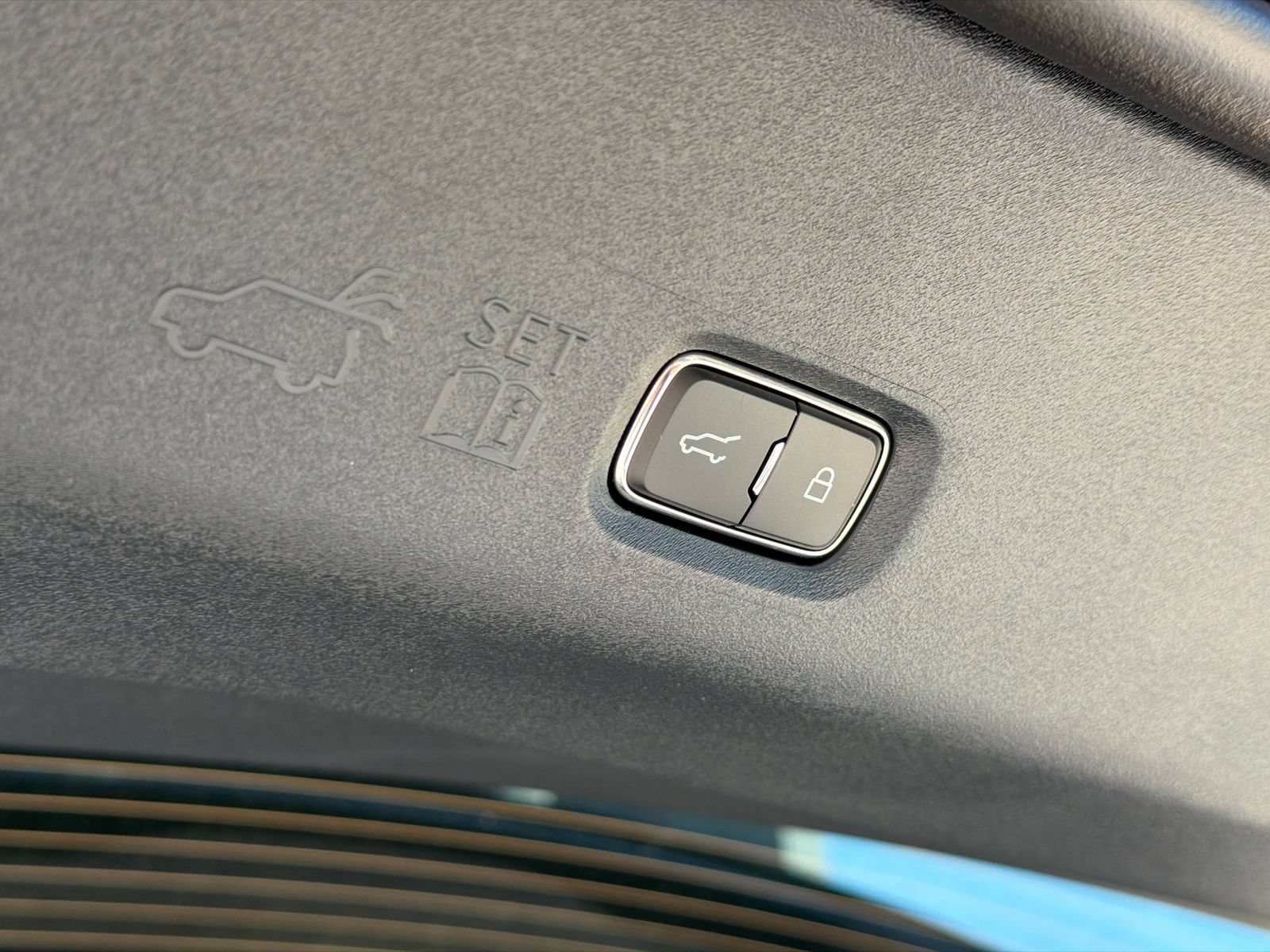New 2026 Lincoln Navigator Reserve w/ Jet Appearance Package AWD/4WD image 9