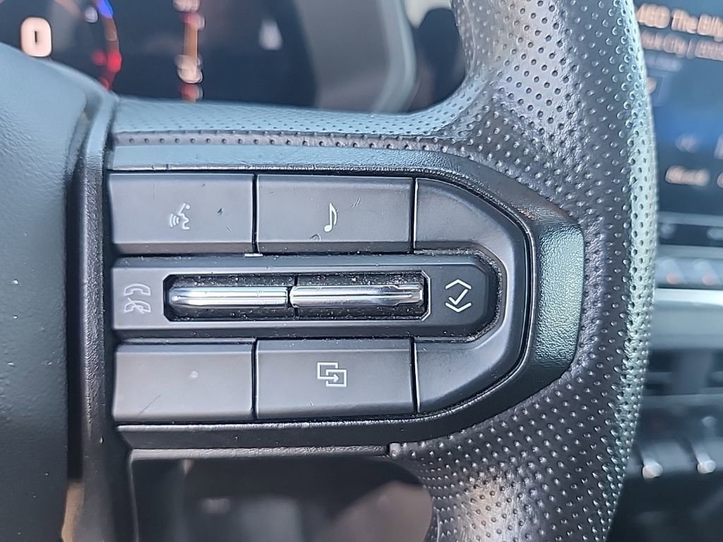 Used 2023 Chevrolet Colorado W/T image 9