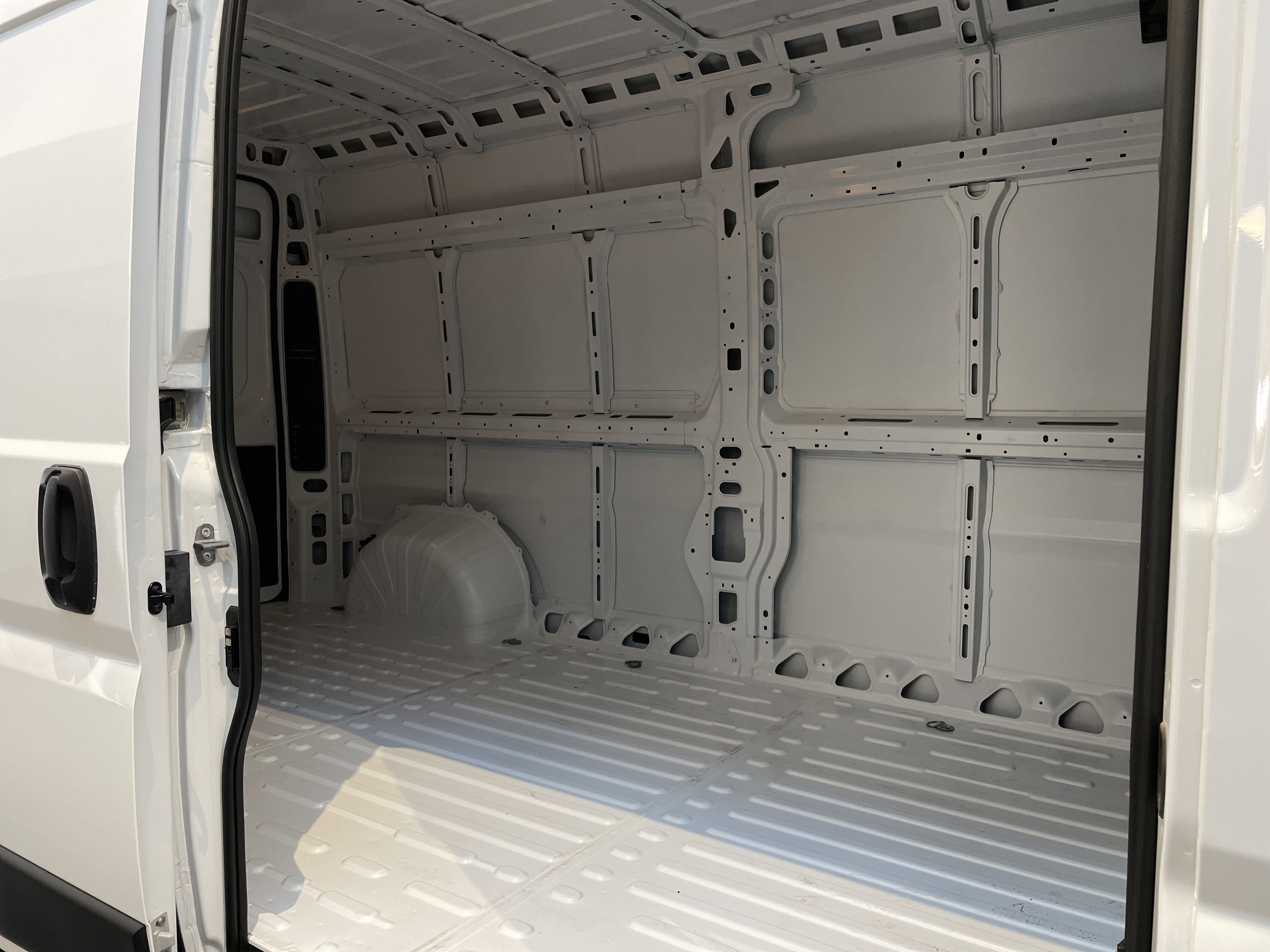 Used 2025 RAM ProMaster 2500 image 34