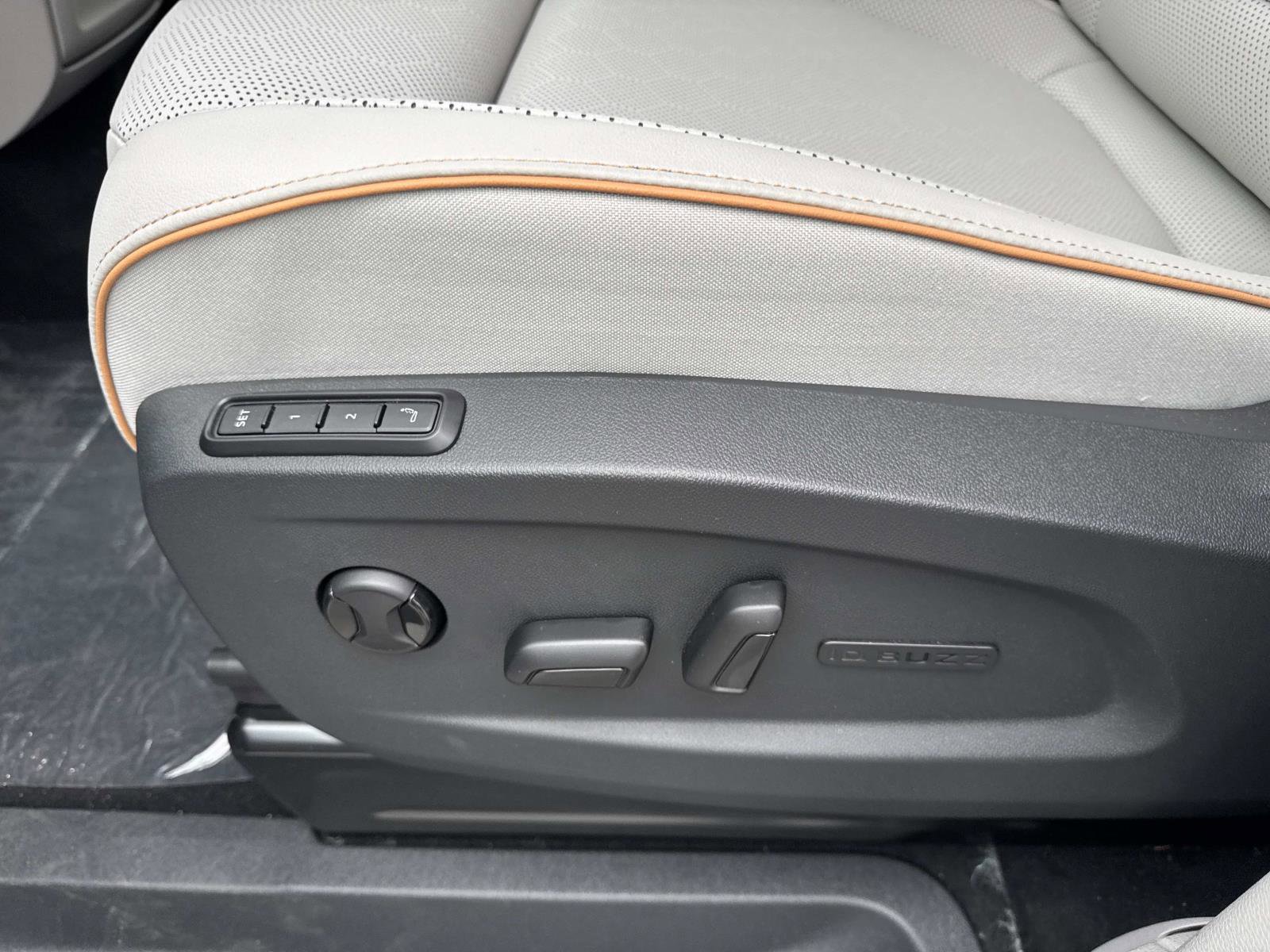 New 2025 Volkswagen ID. Buzz Pro S Plus image 15