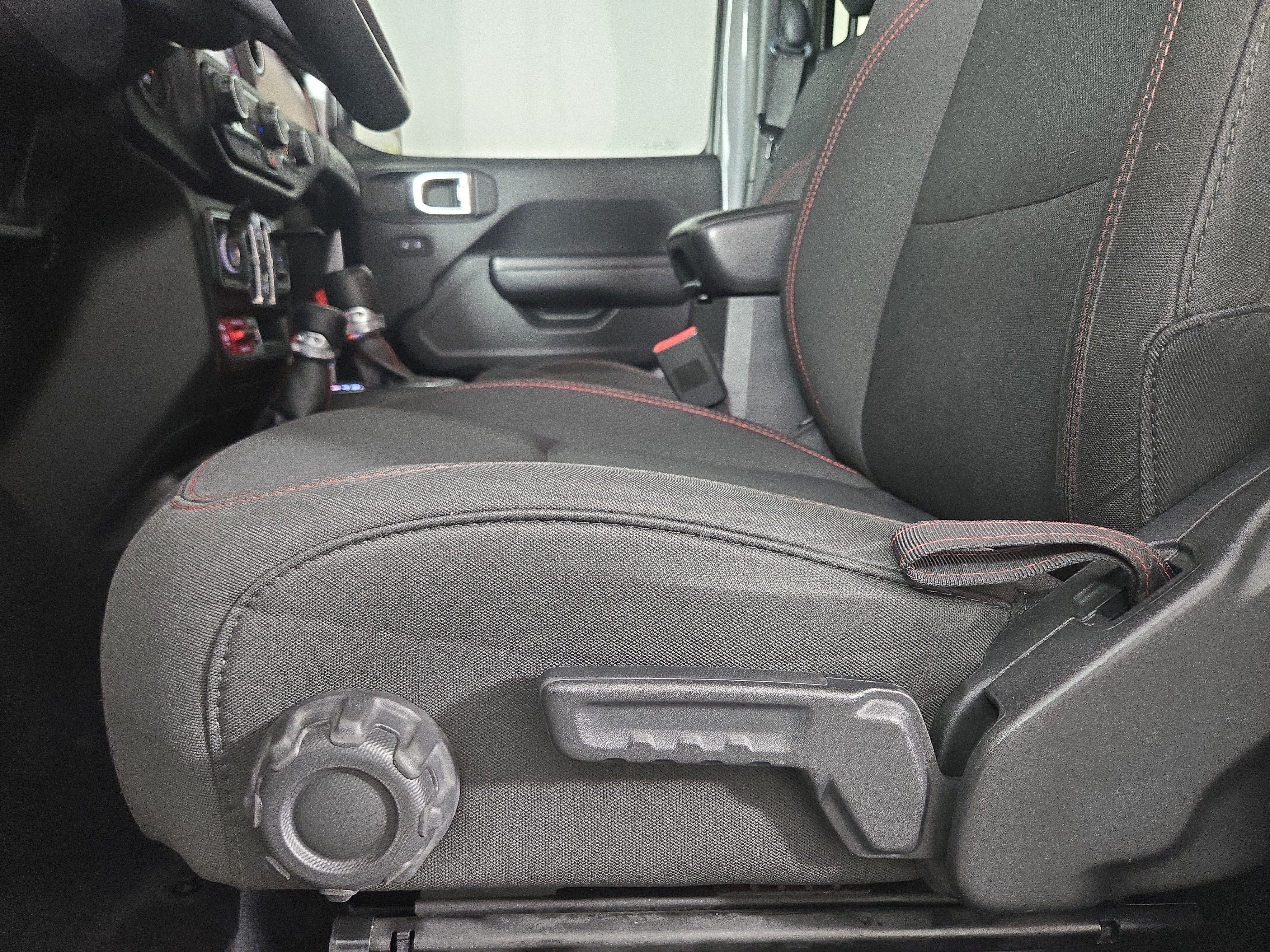 Used 2019 Jeep Wrangler Unlimited Rubicon AWD/4WD image 30