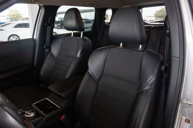 Used 2023 Mitsubishi Outlander SE image 9