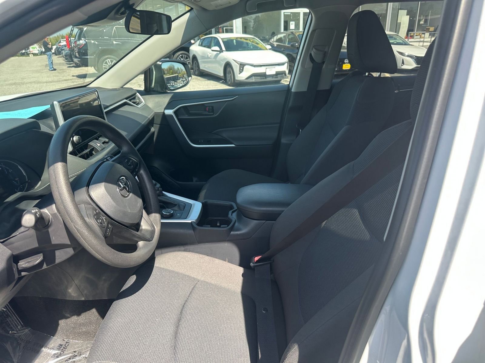 Used 2025 Toyota RAV4 LE AWD/4WD image 25
