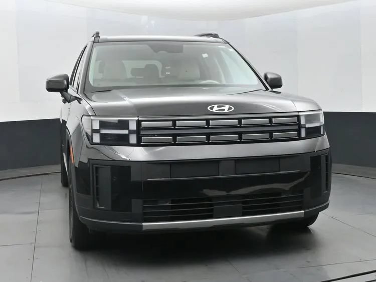 Used 2024 Hyundai Santa Fe SEL FWD image 3