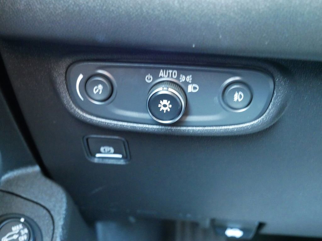 Used 2024 GMC Terrain SLT image 23