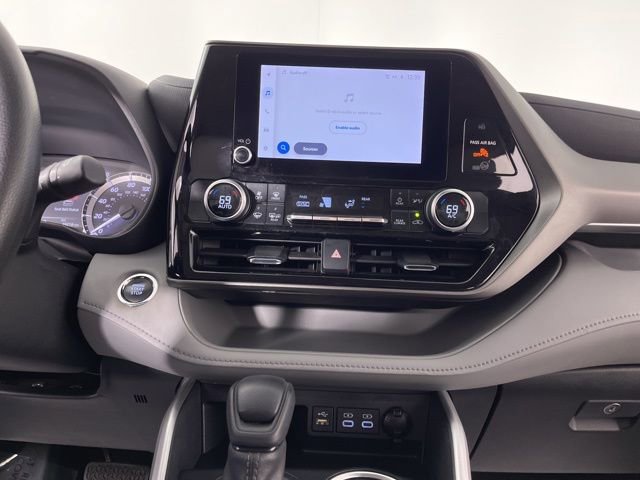 Used 2023 Toyota Highlander L image 25