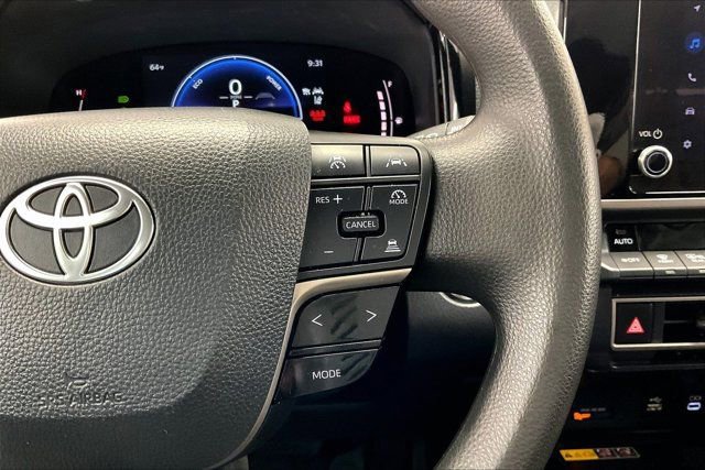 Used 2025 Toyota Camry LE image 22