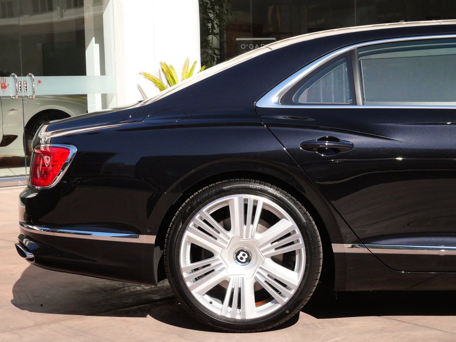 New 2026 Bentley Flying Spur Azure image 9