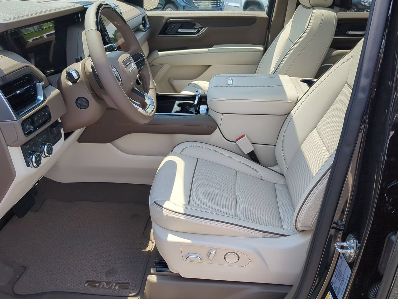 New 2026 GMC Yukon Denali w/ Denali Reserve Package AWD/4WD image 20