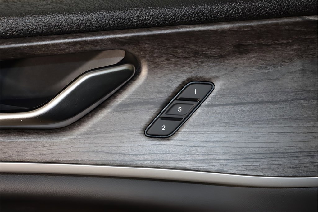 Used 2022 Jeep Grand Cherokee Limited 4xe image 17