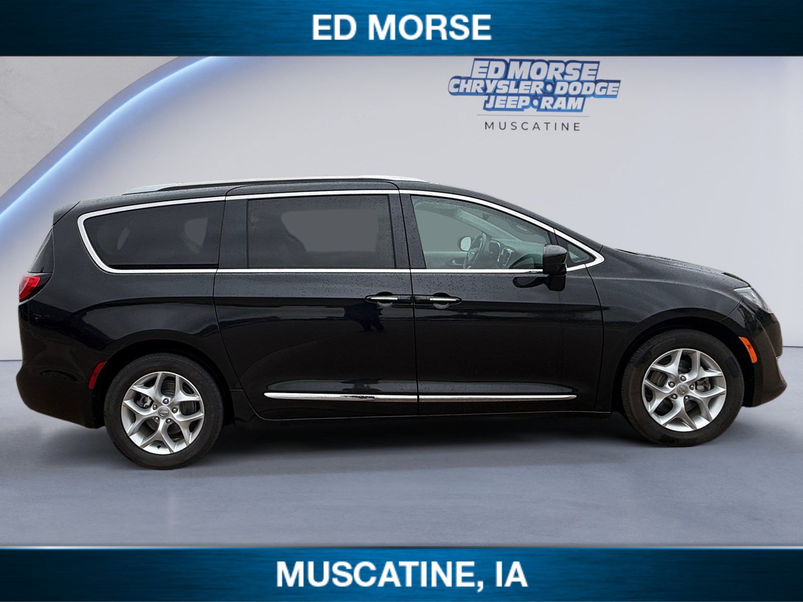 Used 2019 Chrysler Pacifica Touring-L Plus w/ Tire & Wheel Group FWD image 6