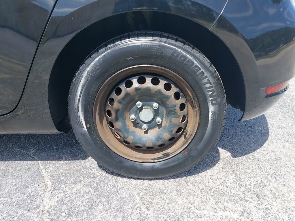 Used 2013 Volkswagen Golf 4-Door FWD image 29