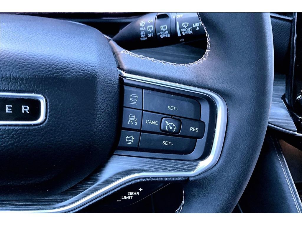 Used 2024 Jeep Wagoneer L Series II w/ Flexible Seating Group image 26