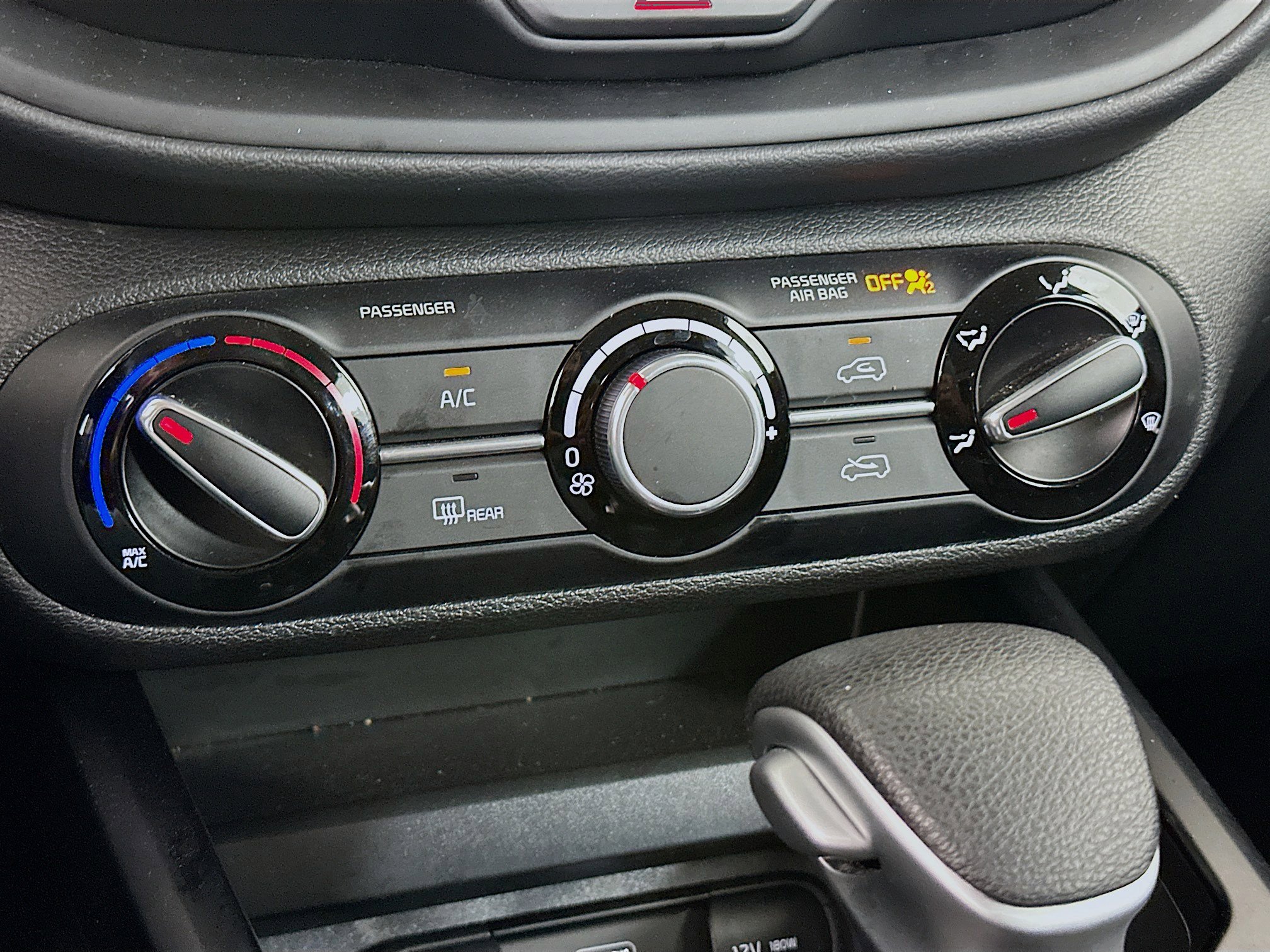 Used 2025 Kia Soul LX w/ LX Technology Package image 23