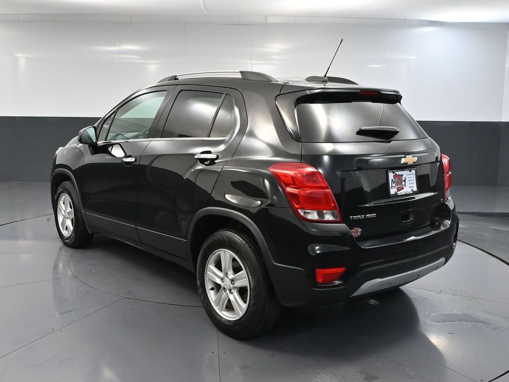Used 2020 Chevrolet Trax LT w/ LT Convenience Package image 9