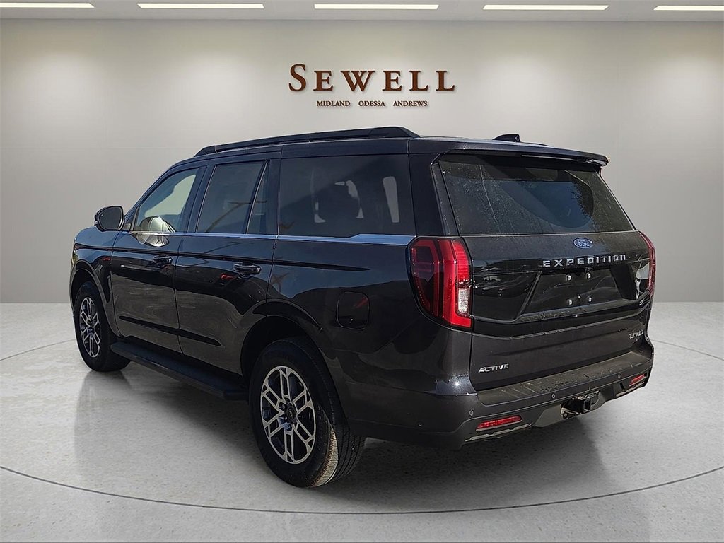 New 2025 Ford Expedition Active image 3