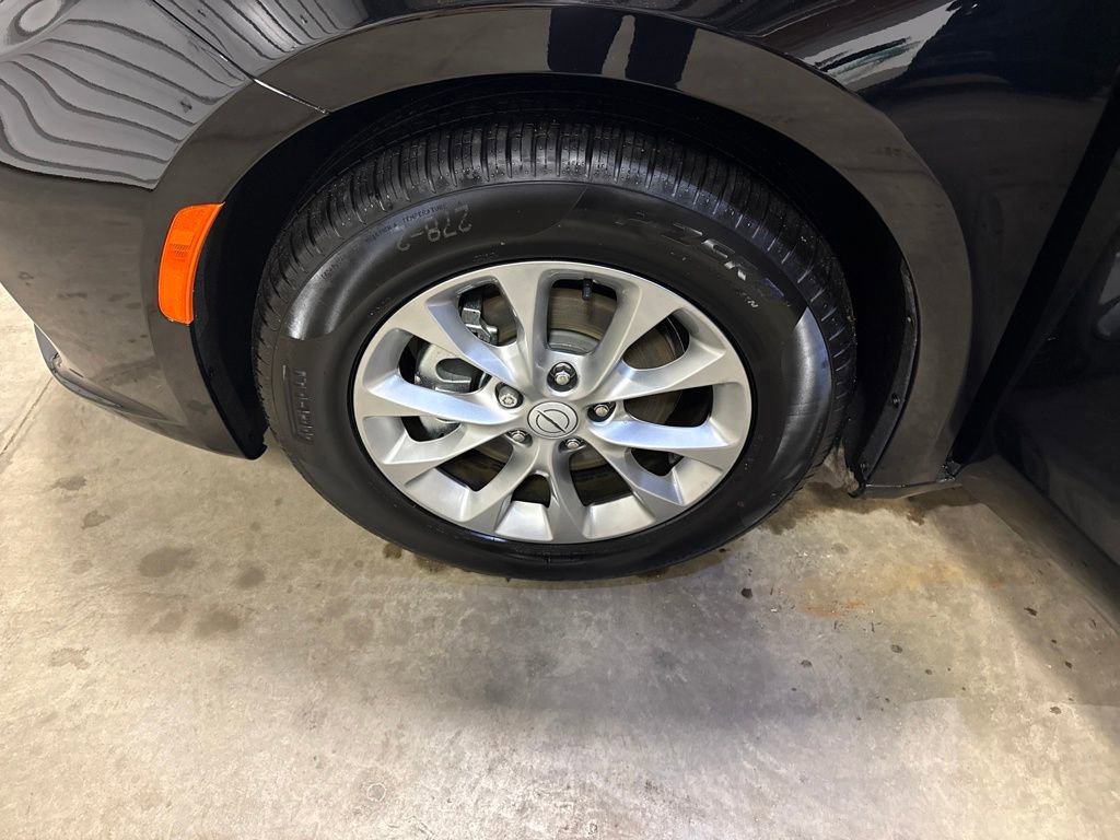 New 2026 Chrysler Pacifica Limited image 28