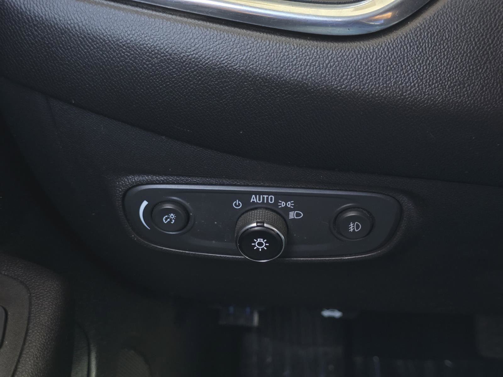 Used 2021 Chevrolet Equinox LT FWD image 20
