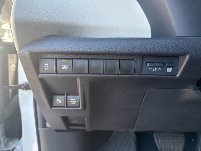 Used 2025 Toyota Sienna Limited image 24