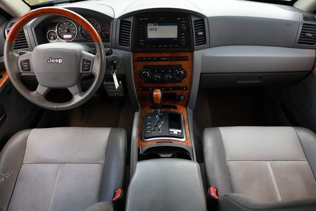 Used 2006 Jeep Grand Cherokee Overland w/ Skid Plate Group AWD/4WD image 2
