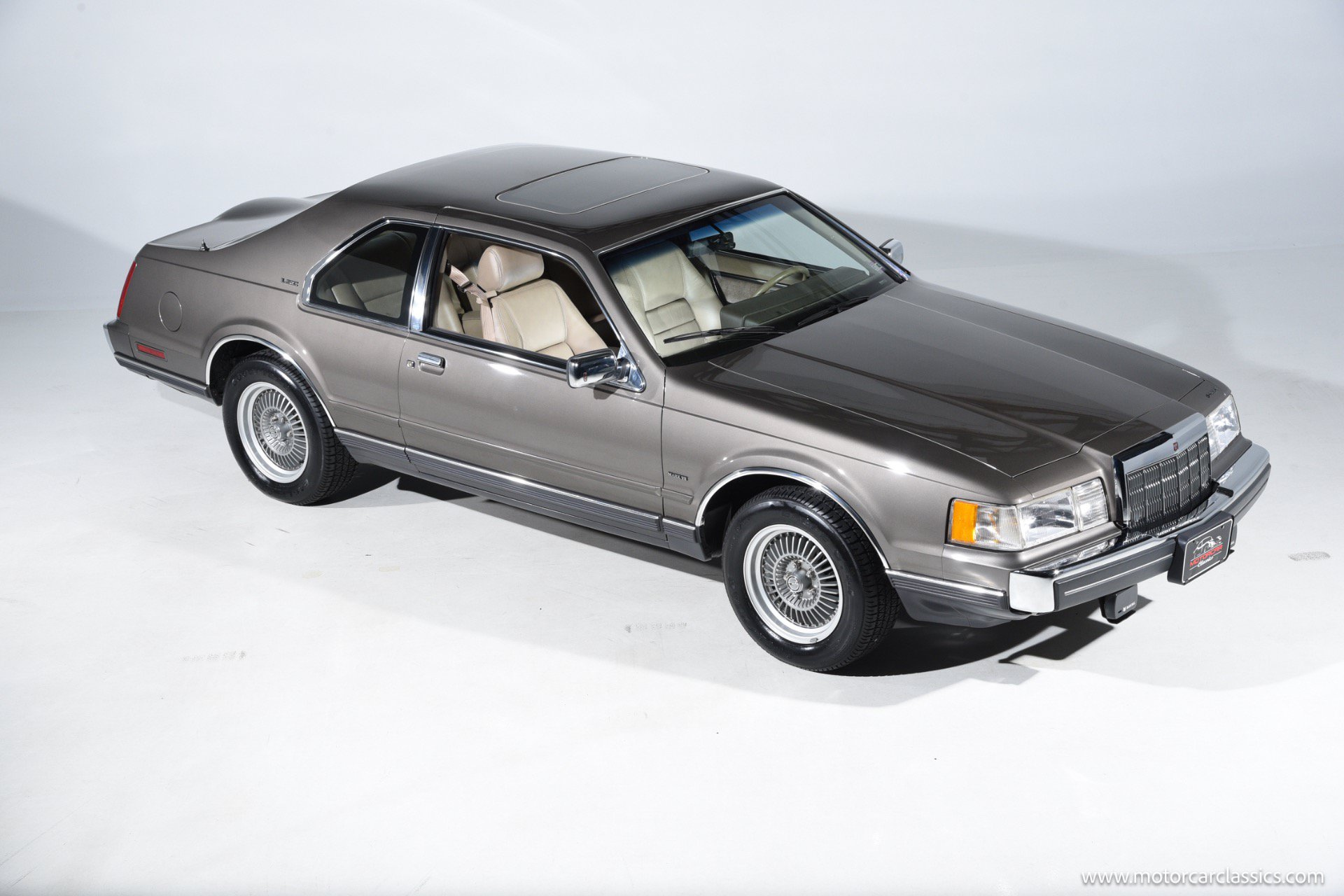 Used 1988 Lincoln Mark VII LSC RWD image 9