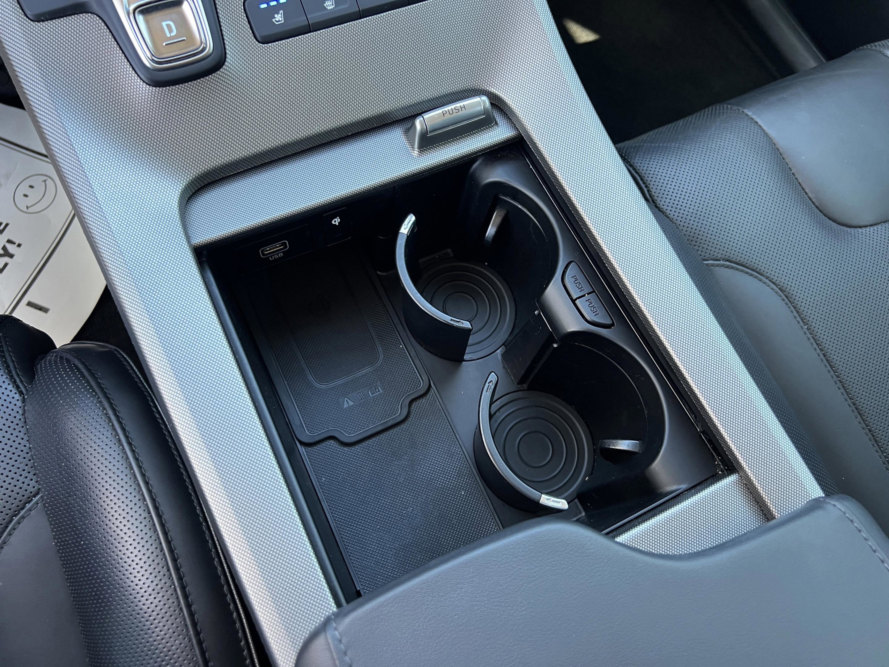 Used 2022 Hyundai Palisade Limited w/ Winter Package image 20