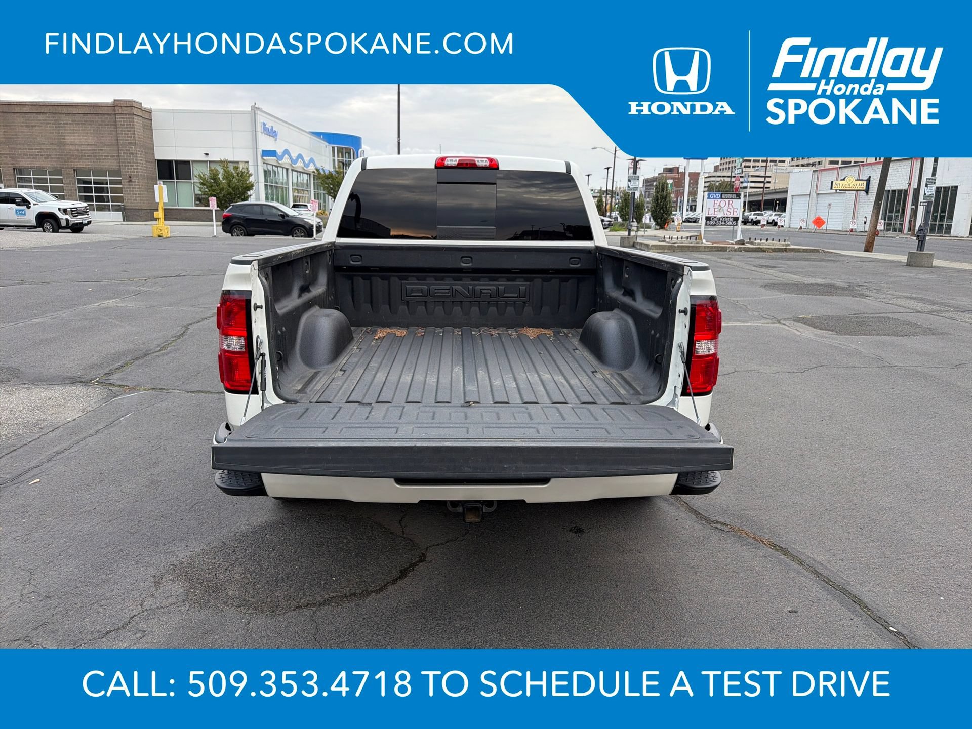 Used 2015 GMC Sierra 1500 Denali w/ Driver Alert Package AWD/4WD image 10