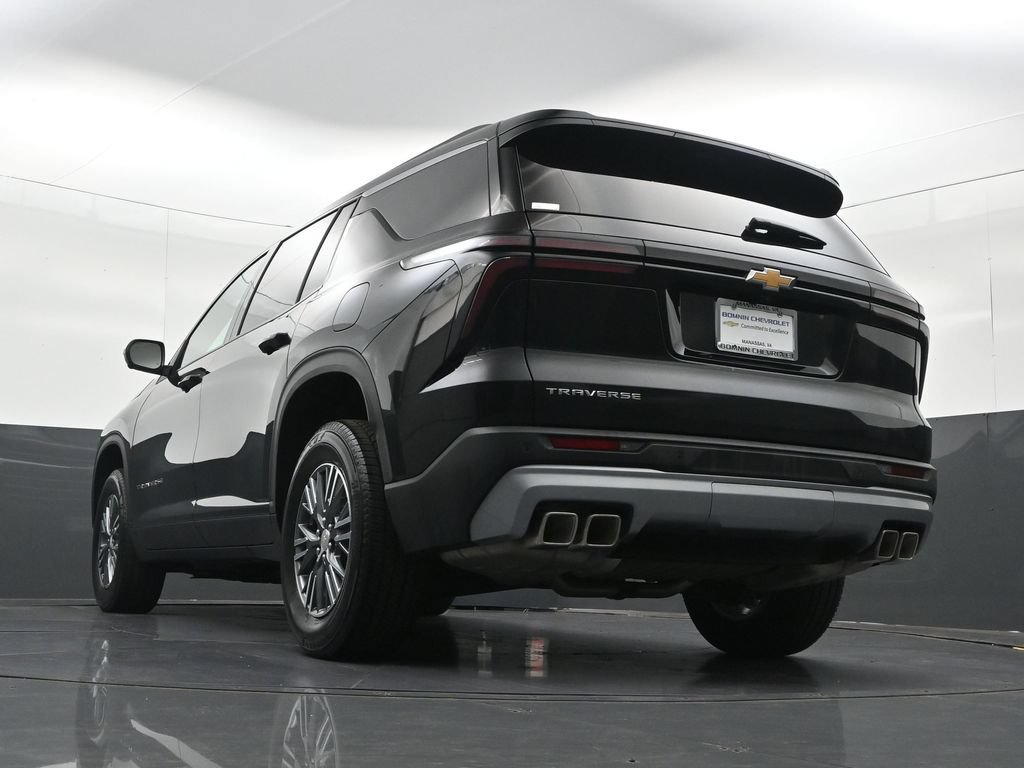 Certified 2026 Chevrolet Traverse LT w/ Driver Confidence Package FWD image 35