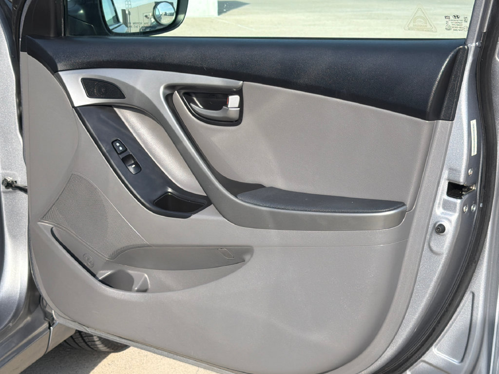 Used 2015 Hyundai Elantra Sport w/ Option Group 04 FWD image 11