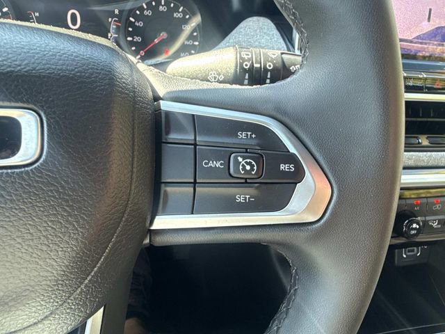 Used 2024 Jeep Compass Latitude image 30