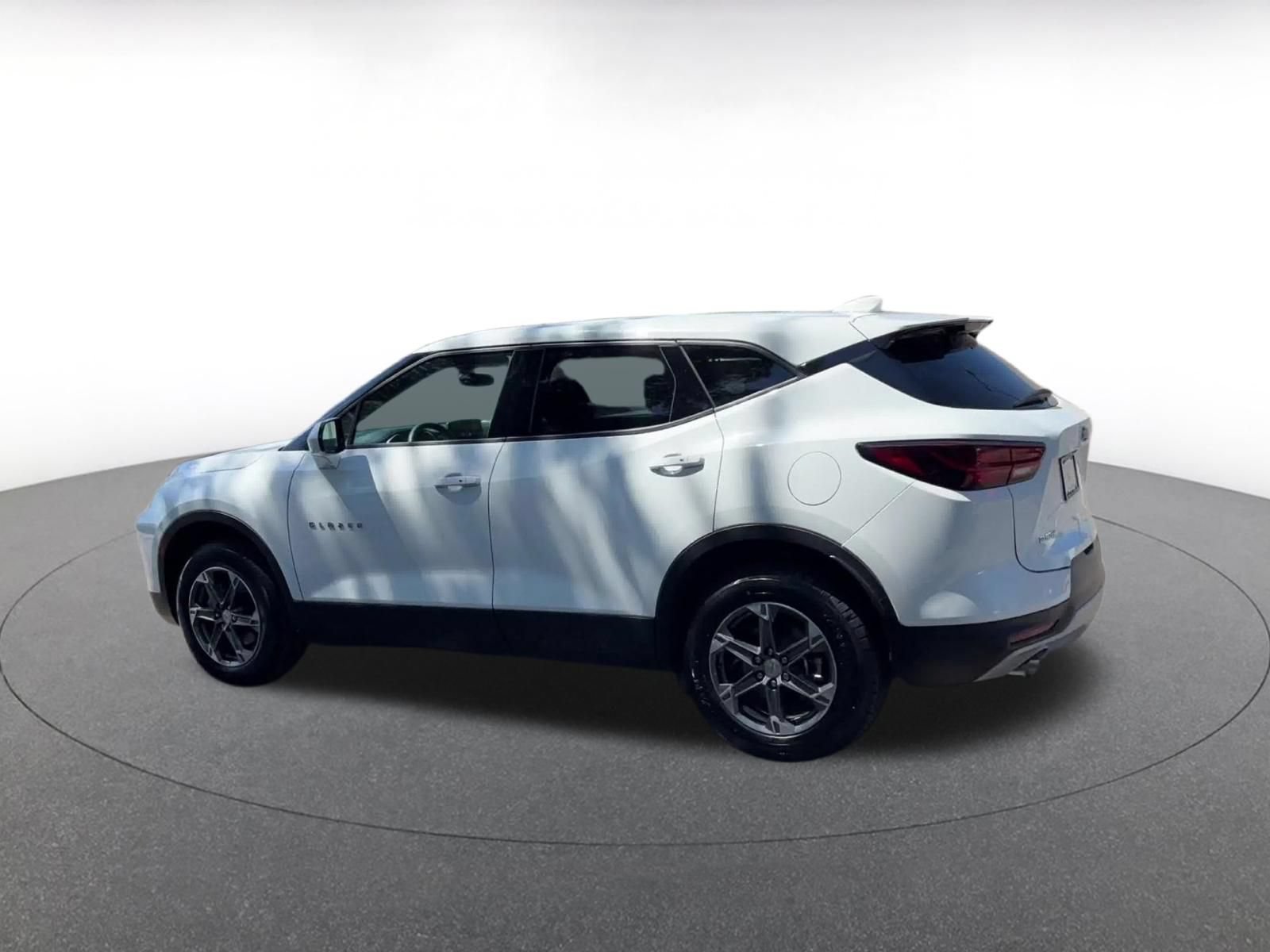 Used 2025 Chevrolet Blazer LT FWD image 10
