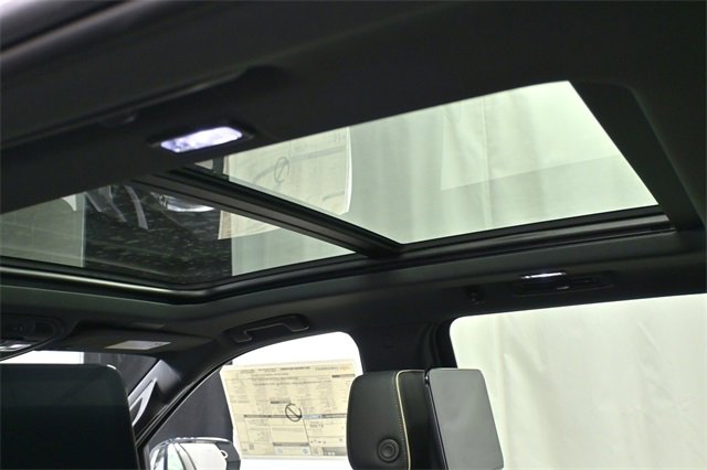 New 2026 Chevrolet Suburban Premier image 16