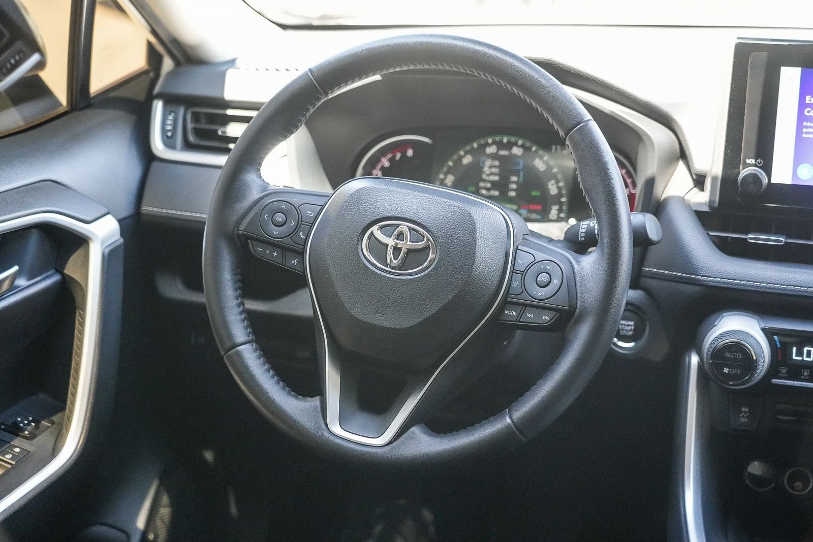 Certified 2025 Toyota RAV4 XLE Premium AWD/4WD image 15