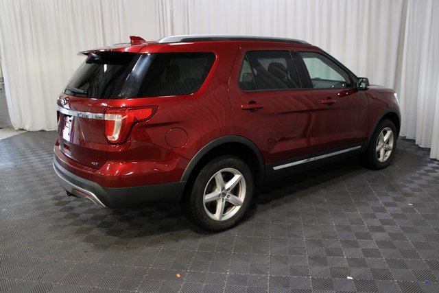Used 2016 Ford Explorer XLT w/ Equipment Group 202A image 6