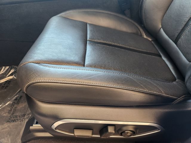 Used 2025 Jeep Wagoneer L Series II AWD/4WD image 25
