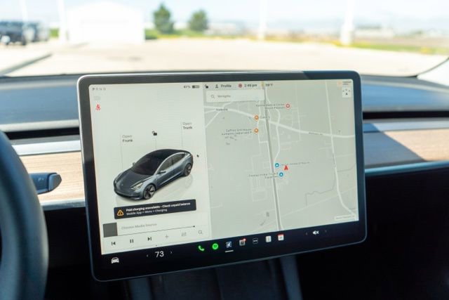 Used 2022 Tesla Model 3 Long Range AWD/4WD image 19