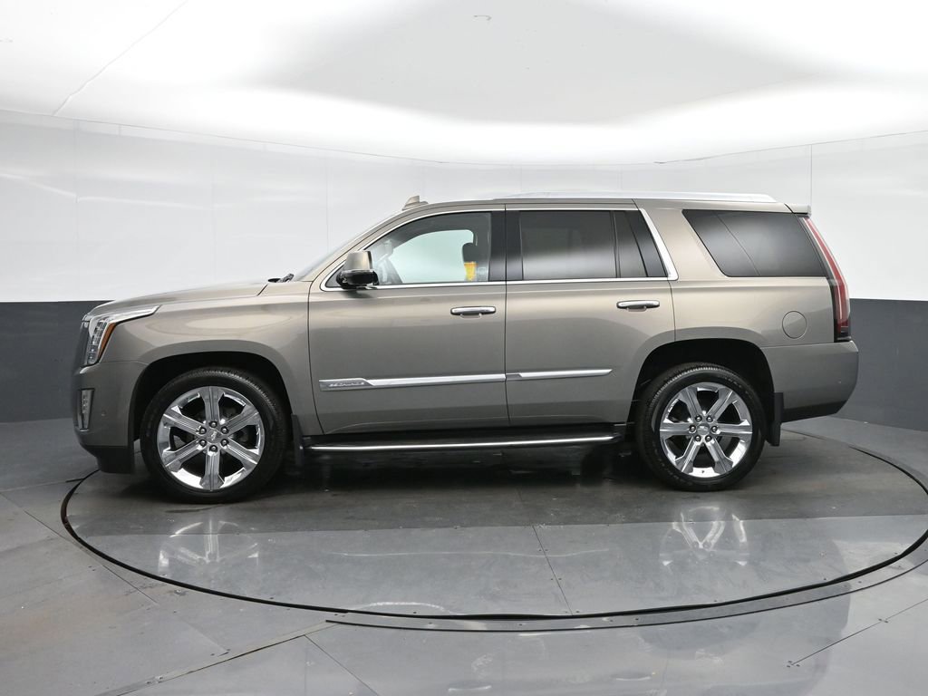 Used 2017 Cadillac Escalade Premium Luxury image 4