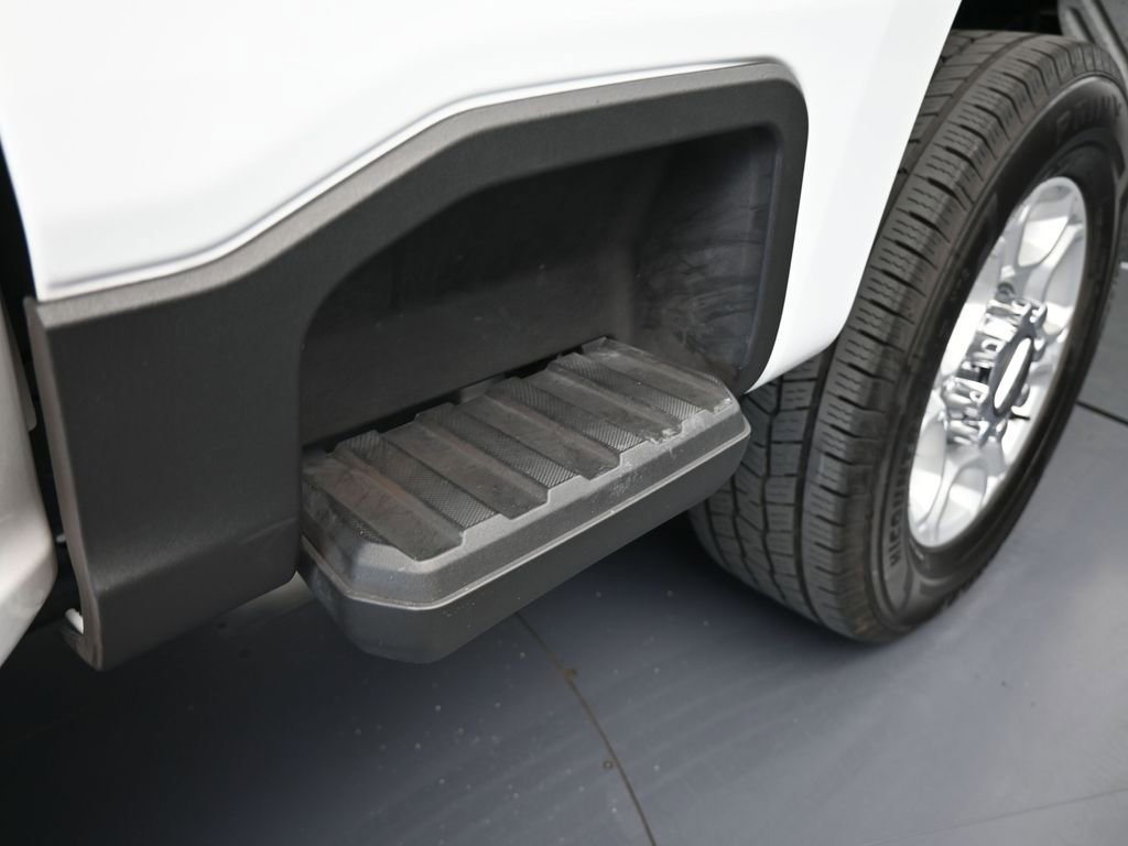 Used 2025 Ford F250 XLT image 36